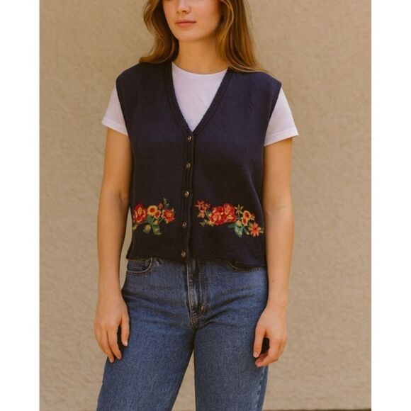 90s Vintage Koret Embroidered Wool Floral Crochet Knit Button Vest sz M Cottage - Picture 1 of 7